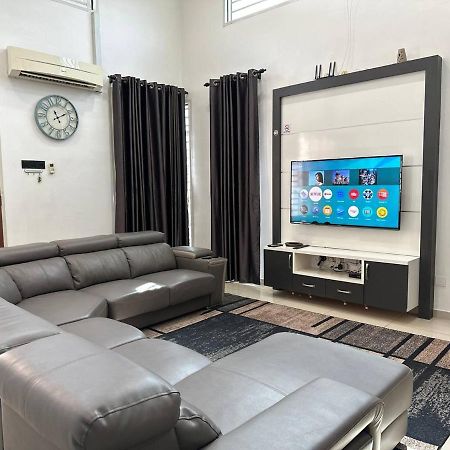 Bandar Melaka Family Bungalow Private Pool Bbq Wifi Netflix Malacca Exterior foto