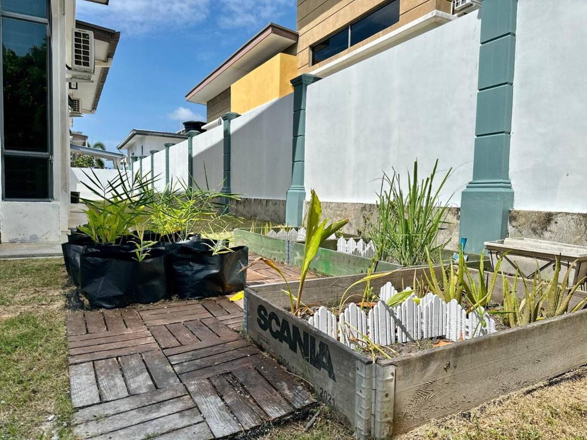Bandar Melaka Family Bungalow Private Pool Bbq Wifi Netflix Malacca Exterior foto