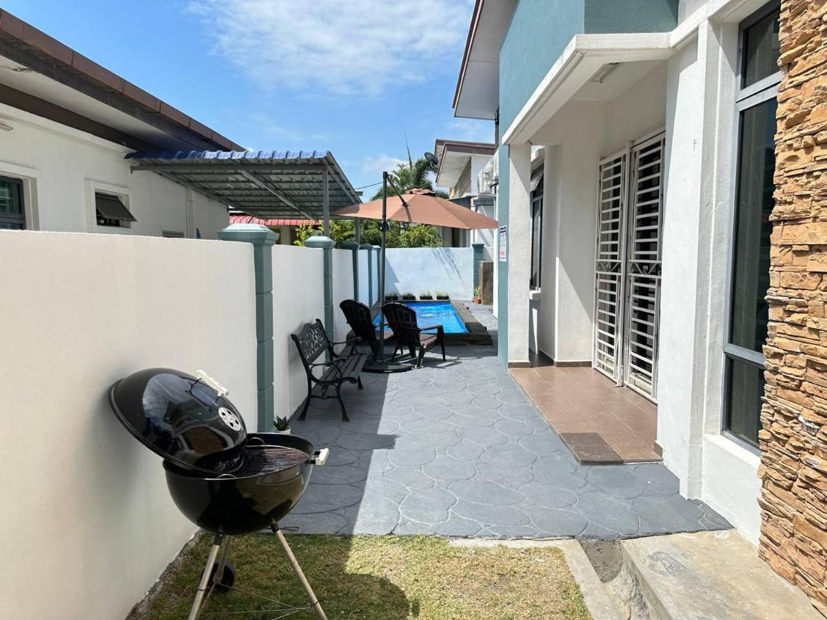 Bandar Melaka Family Bungalow Private Pool Bbq Wifi Netflix Malacca Exterior foto